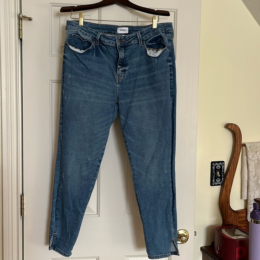 Pistola Skinny lightly distressed jeans w/stretch